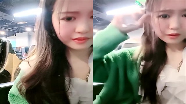 高跟苗条贫乳马尾骚女近拍自慰抠逼,浪叫淫语互动撩人!