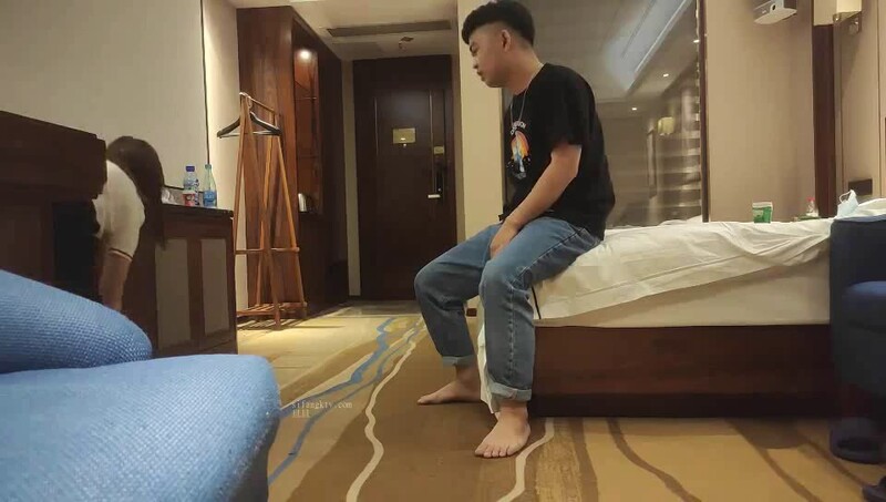 22岁175CM高挑气质女神 高端私密约炮服务等你来战